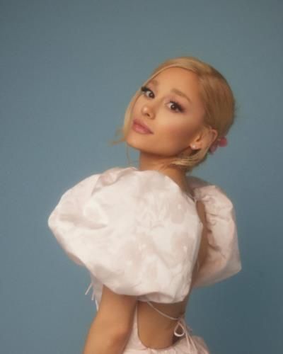 Ariana Grande: Captivating Beauty And Timeless Elegance
