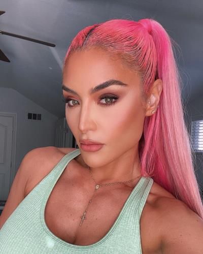 Captivating Beauty: The Allure Of Natalie Eva Marie's Selfies