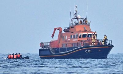 RNLI says volunteers saved 355 lives last year, with London stations the busiest