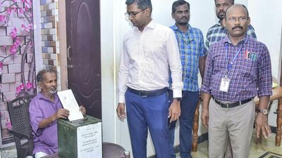 Senior citizens cast voting through postal ballot in Kanniyakumari LS constituency
