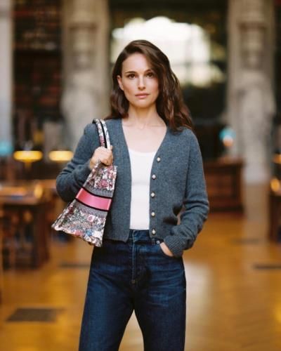 Natalie Portman Stuns In Casual Yet Elegant Outfit