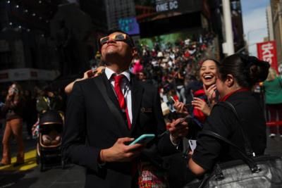 Total Solar Eclipse Ends In US, Partial Eclipse Continues