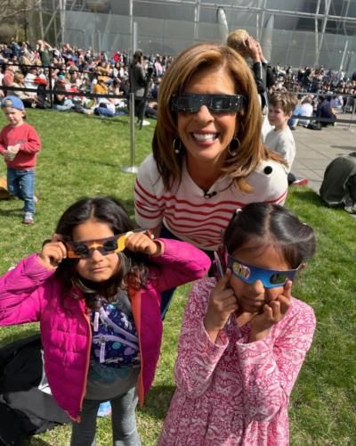 Hoda Kotb And Daughters Enjoy Sunny Day In The Park