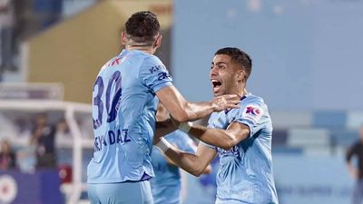 Mumbai City FC win, on the cusp of retaining ISL Shield title