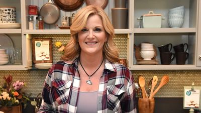 Trisha Yearwood's textured backsplash is a rustic twist on one of 2024's most classic kitchen trends