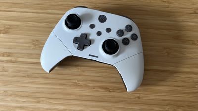 EasySMX X10 review: "a no-fuss controller with more than a few hidden weapons"