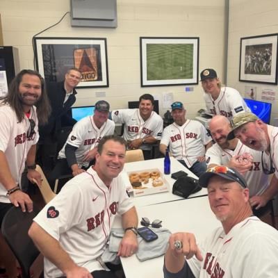 Johnny Damon And 2004 Red Sox Team Reunite In Photo