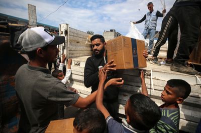 How much aid's waiting to enter Gaza? Depends who you ask
