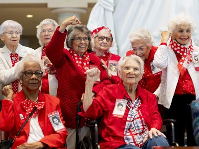 Real-life 'Rosie the Riveters' reunite in D.C. to win the nation's top civilian honor