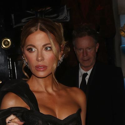 Kate Beckinsale Mysteriously Deletes Instagram Photos Documenting Her Weeks-Long Hospital Stay For an Unknown Health Issue