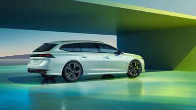 The Peugeot 508 SW continues a traditional mix of elegance, efficiency and simplicity