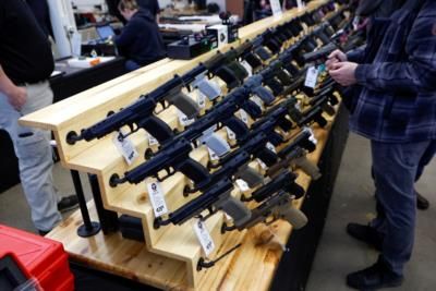US To Close Gun Show Loophole, Expand Background Checks