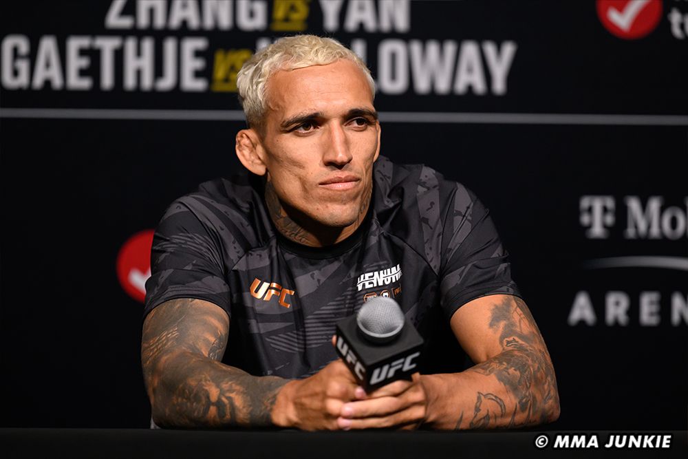 Charles Oliveira unconcerned with selling UFC 300…