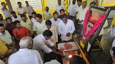 TDP cadres in Chittoor pay homage to Jyotirao Phule