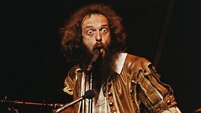 Jethro Tull announce six-disc Bursting Out - The Inflated Edition