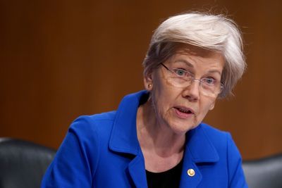 Elizabeth Warren targets TurboTax with hilarious ad promoting free tax filing service