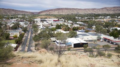 Extra police to remain in Alice Springs after curfew