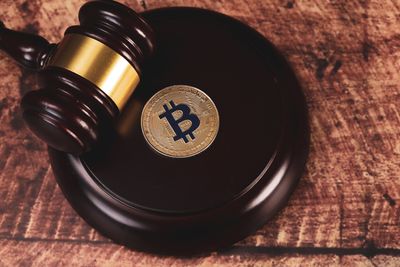 'Fighting For DeFi': Crypto Community Decries SEC Wells Notice On Uniswap