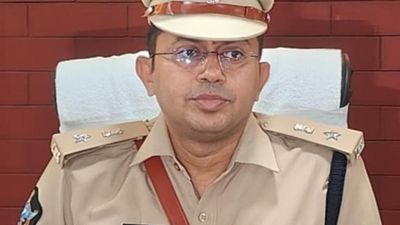 SP visits faction-hit villages in Anantapur, reviews security measures