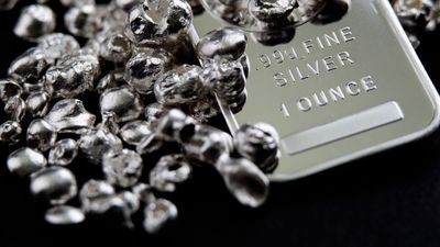 1 'Strong Buy' Silver Dividend Stock to Scoop Up Now