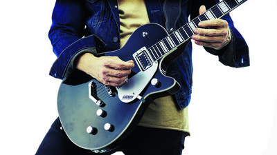 Feeling down about your blues guitar jams? We'll show you how to solo over a 12-bar progression