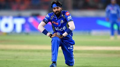 'Something wrong with him...': Doubts arise over Hardik Pandya's fitness amid IPL bowling absence