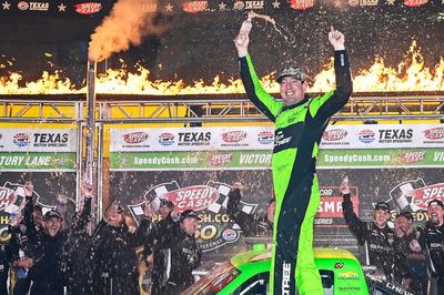 Kyle Busch holds off Heim to win NASCAR Truck race at Texas