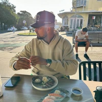 Nick Kyrgios Enjoys Relaxing Lunch Away From Tennis Court