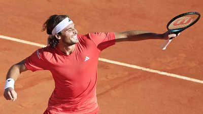 Stefanos Tsitsipas knocks out Jannik Sinner to reach Monte-Carlo final