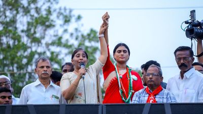 Sharmila slams CM Jagan for failing to make Kadapa steel plant a reality