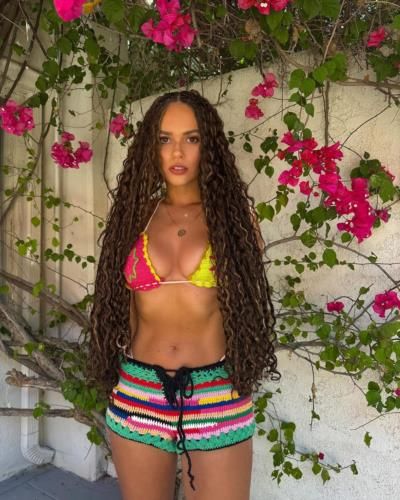 Madison Pettis: A Stunning Display Of Beauty And Grace
