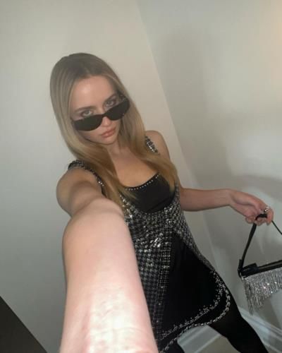 Joey King's Glamorous Style Shines In Captivating Selfies