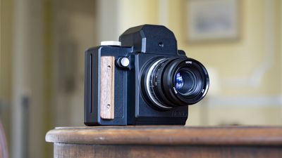 Nons SL660 review: an instant camera photographers will fall in love with