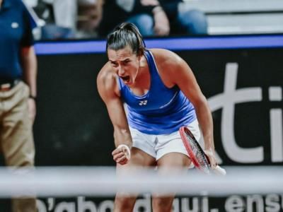Capturing Caroline Garcia's Unwavering Determination On The Tennis Court