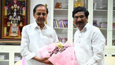 Rajaiah re-joins BRS; KCR tells him to be ready for Station Ghanpur bypoll