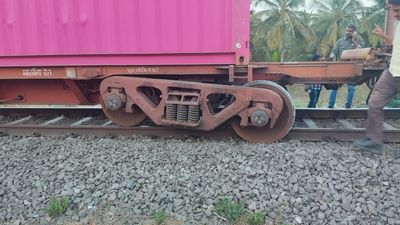 Goods wagon derails near Jolarpet Railway Station in Tirupattur