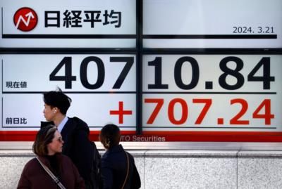Asia Stocks Fall, Gold Rises Amid Middle East Tensions