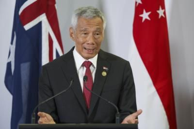 Singapore PM Lee Hsien Loong To Hand Power To Deputy