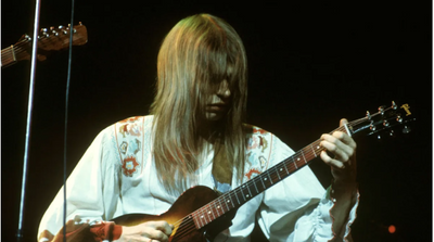 “We didn’t force a connection, it just happened.” Steve Howe remembers a fledgling Yes supporting Jethro Tull in America in 1971