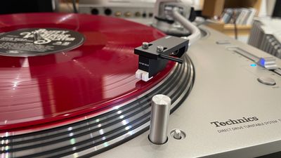 How does a vinyl record make a sound?