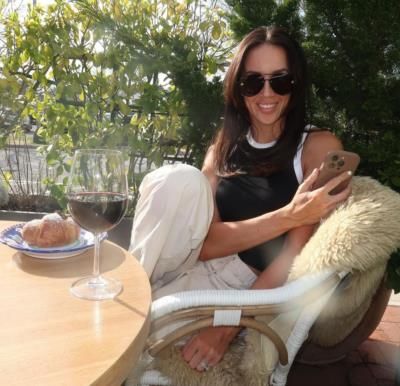 Chelsea Green's Relaxing Vacation In The Hamptons