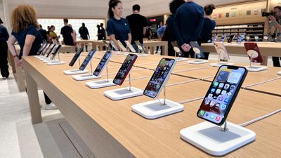 Apple's iPhone shipments are on the decline, analysts warn, and you might be surprised who the big winners are