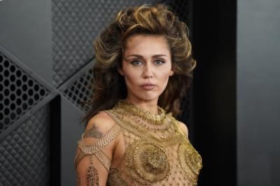 Miley Cyrus Achieves First Top 10 On Country Digital Chart