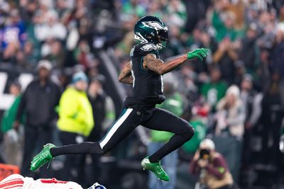 Eagles agree to 3-year, $75M contract extension with WR DeVonta Smith