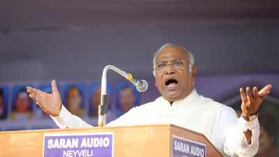 Centre undermines elected govt. in T.N.: Mallikarjun Kharge