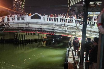 Foreigner drowns trying to retrieve water gun from canal