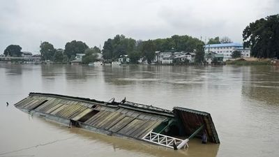 Jammu & Kashmir: 4 dead, 3 injured as boat capsizes in Jhelum River