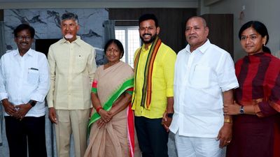 Strive hard to win all the seats in Srikakulam district, Naidu tells TDP leaders