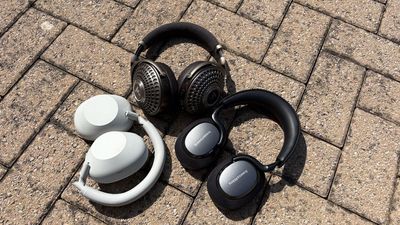 Best headphones with a mic 2025: top options for music and calls tested