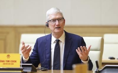Apple CEO Tim Cook To Increase Investment In Vietnam